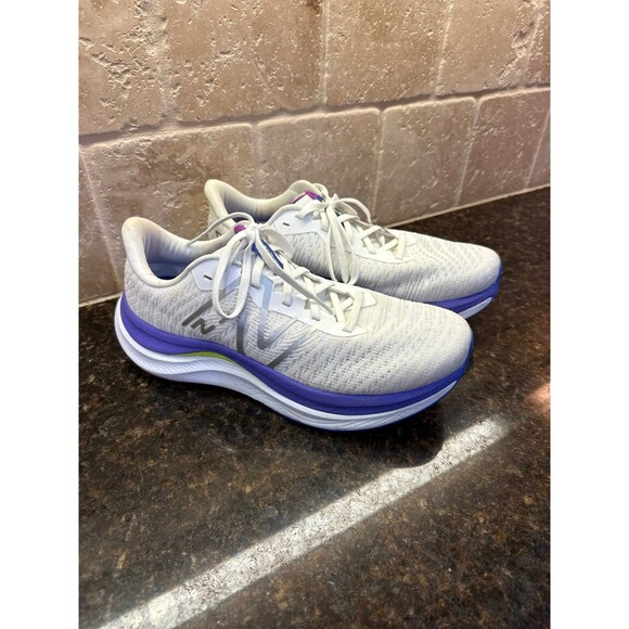 New Balance Fuelcell Propel White/Electric Indigo/Thirty Watt Women’s 10 EUC - Picture 3 of 10